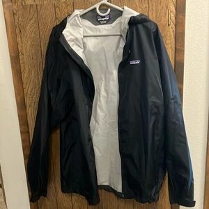 Patagonia men’s xl h2no rain jacket
